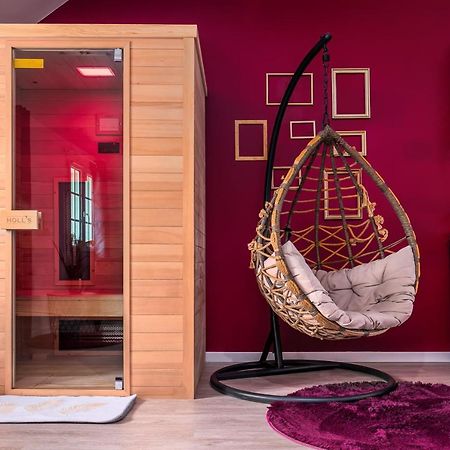 Pezarches Suite L'Echappee - Maison Romantique - Spa & Sauna Privatif- Pole Dance - Lit Rond Avec Miroir Au Plafond מראה חיצוני תמונה
