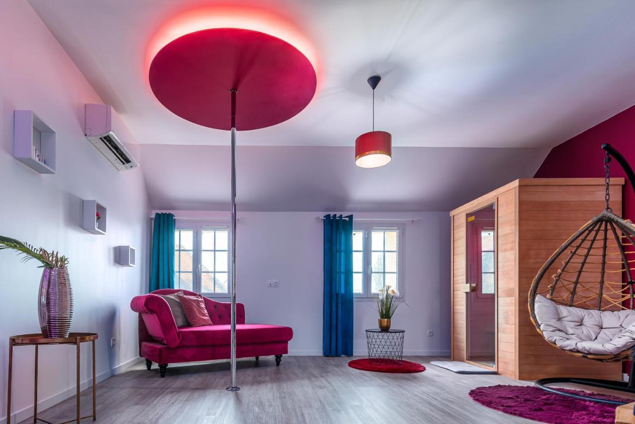 Pezarches Suite L'Echappee - Maison Romantique - Spa & Sauna Privatif- Pole Dance - Lit Rond Avec Miroir Au Plafond מראה חיצוני תמונה
