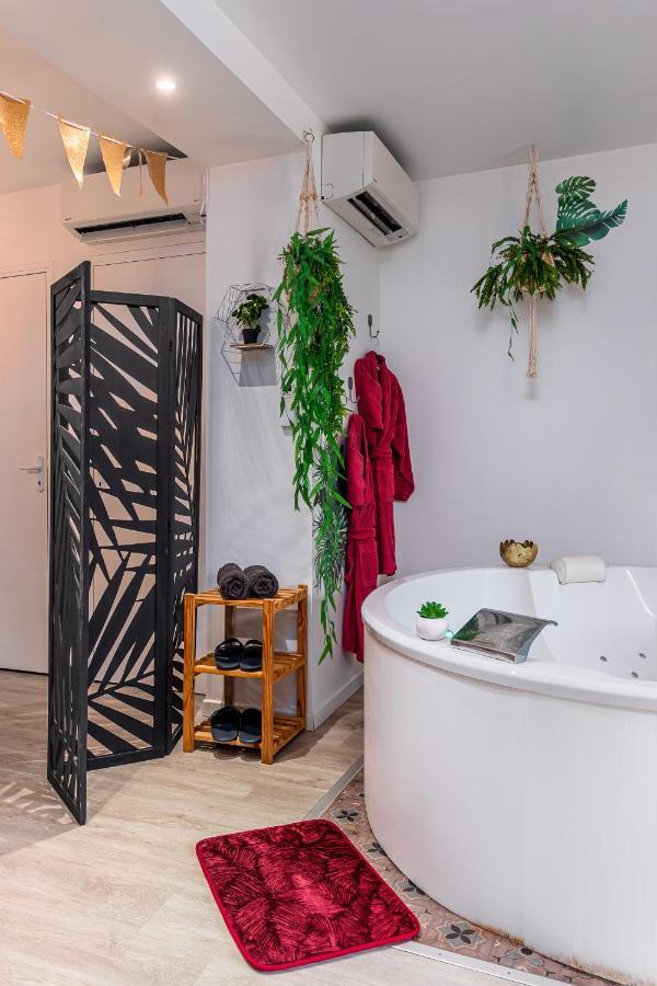 Pezarches Suite L'Echappee - Maison Romantique - Spa & Sauna Privatif- Pole Dance - Lit Rond Avec Miroir Au Plafond מראה חיצוני תמונה
