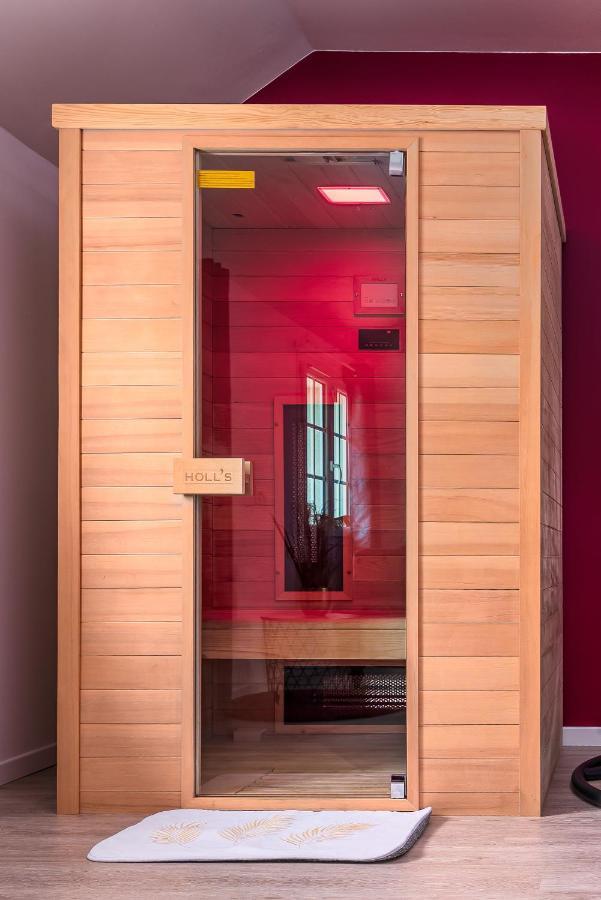 Pezarches Suite L'Echappee - Maison Romantique - Spa & Sauna Privatif- Pole Dance - Lit Rond Avec Miroir Au Plafond מראה חיצוני תמונה