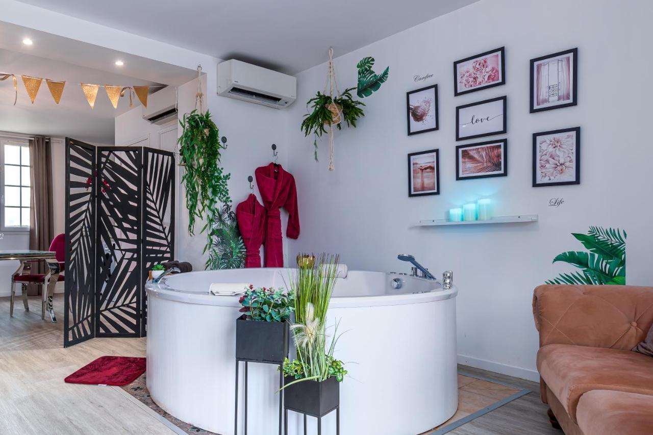 Pezarches Suite L'Echappee - Maison Romantique - Spa & Sauna Privatif- Pole Dance - Lit Rond Avec Miroir Au Plafond מראה חיצוני תמונה